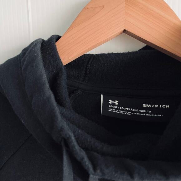 Under Armour black hoodie with zig zag design - Picture 5 of 7